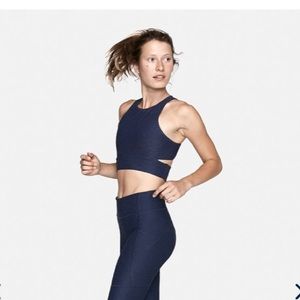 Outdoor voices slashback crop